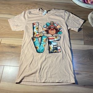 Cute thanksgiving shirt!! Worn once. Very comfy and good material.